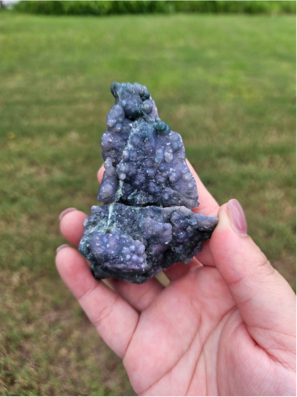 Grape agate specimen 3.2 in